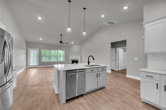6032 Creekside View Lane, Clermont, GA 30527