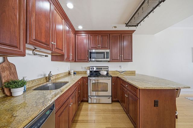 55 Temple Pl 4, Boston, MA 02111