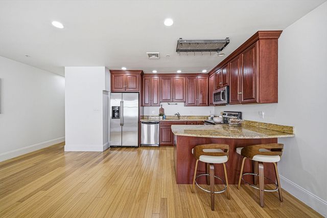 55 Temple Pl 4, Boston, MA 02111