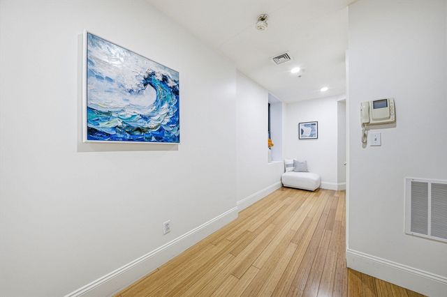55 Temple Pl 4, Boston, MA 02111