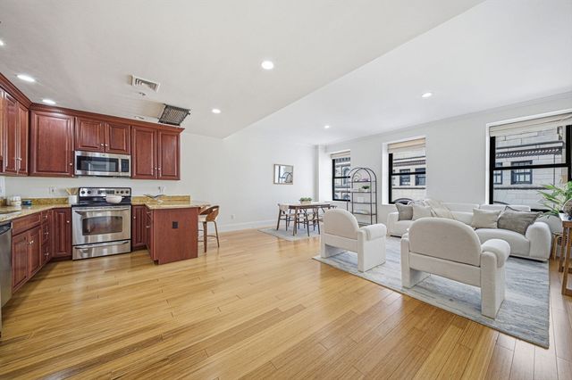 55 Temple Pl 4, Boston, MA 02111