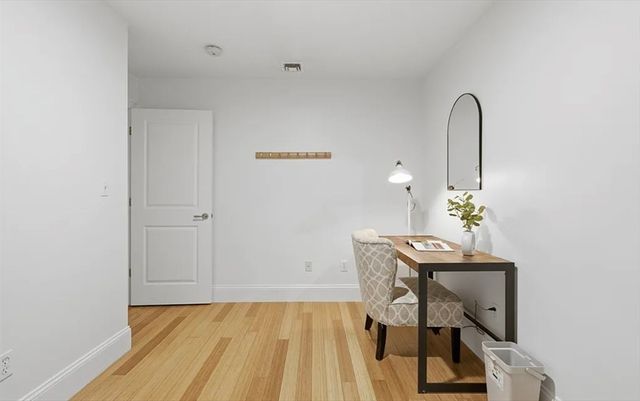 55 Temple Pl 4, Boston, MA 02111