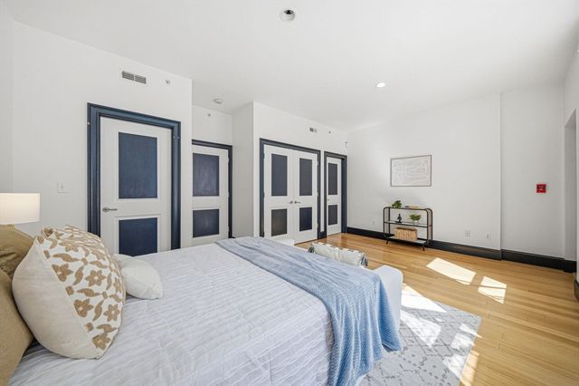 55 Temple Pl 4, Boston, MA 02111