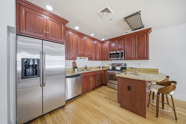 55 Temple Pl 4, Boston, MA 02111