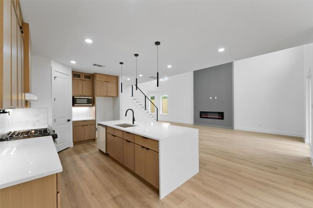 511 Avenue J, Dallas, TX 75203