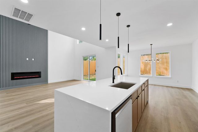 511 Avenue J, Dallas, TX 75203