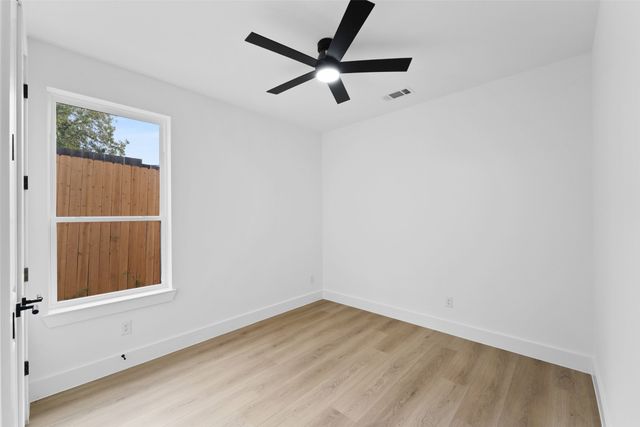 511 Avenue J, Dallas, TX 75203