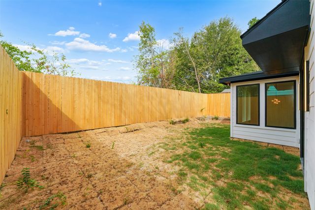 511 Avenue J, Dallas, TX 75203