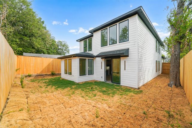 511 Avenue J, Dallas, TX 75203
