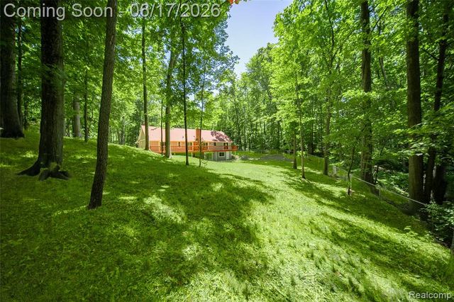 2915 Dunsary Lane, Brighton, MI 48114
