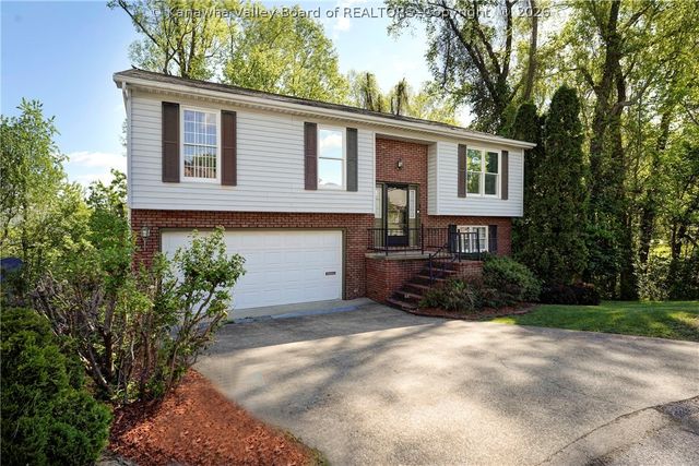 4513 Richmond Circle, South Charleston, WV 25309