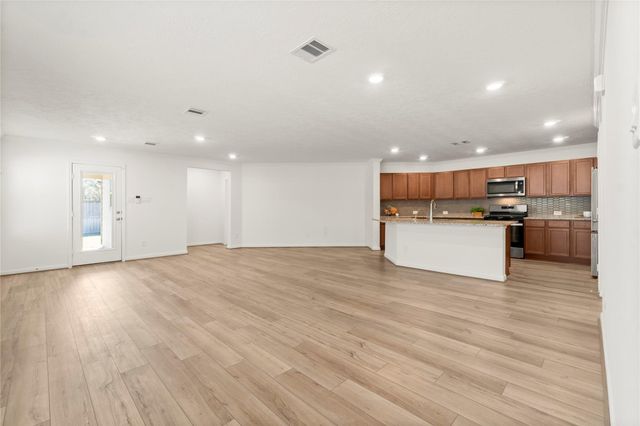 9315 Central Place, Magnolia, TX 77354