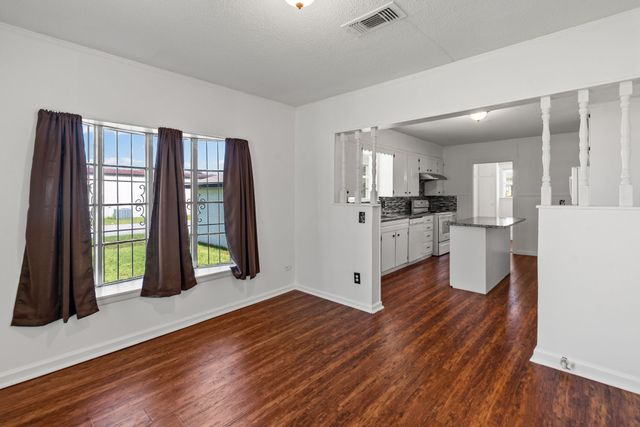 1050 W Dallas Avenue, Cooper, TX 75432