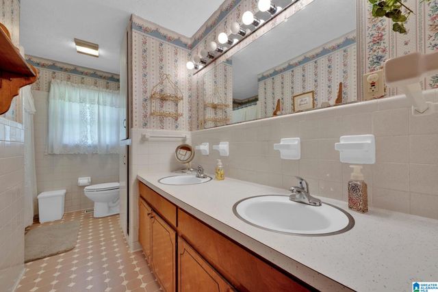 700 GENE ROSE STREET, Sylacauga, AL 35151