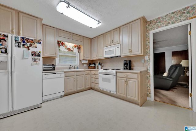 700 GENE ROSE STREET, Sylacauga, AL 35151