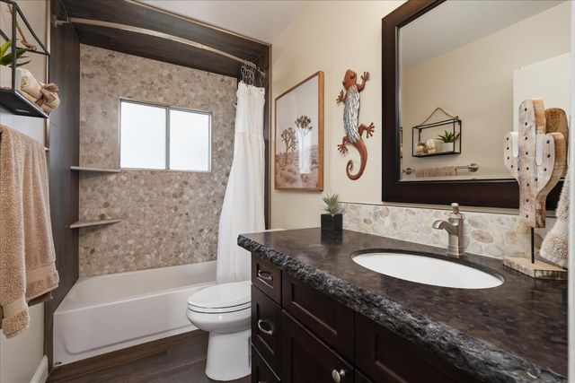 4715 E Harvard Avenue, Fresno, CA 93703