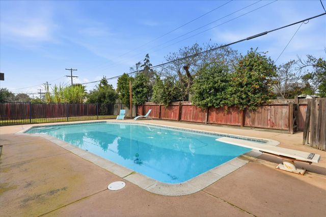 4715 E Harvard Avenue, Fresno, CA 93703