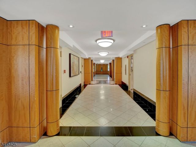 377 S Harrison Street 8I, East Orange City, NJ 07018