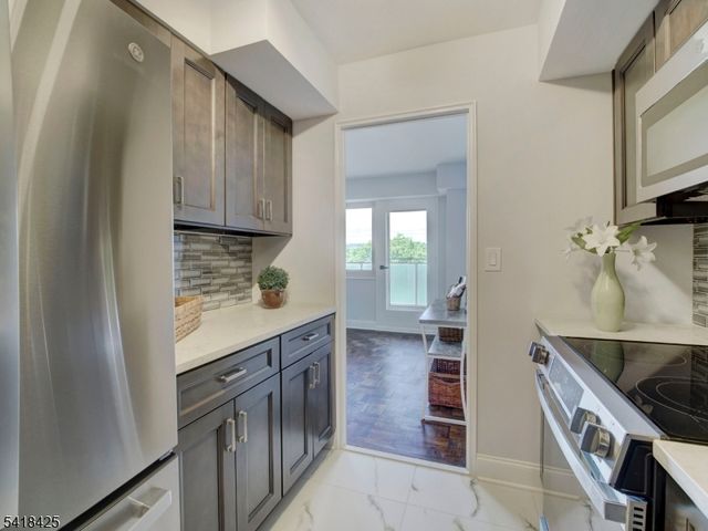 377 S Harrison Street 8I, East Orange City, NJ 07018