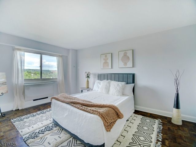 377 S Harrison Street 8I, East Orange City, NJ 07018