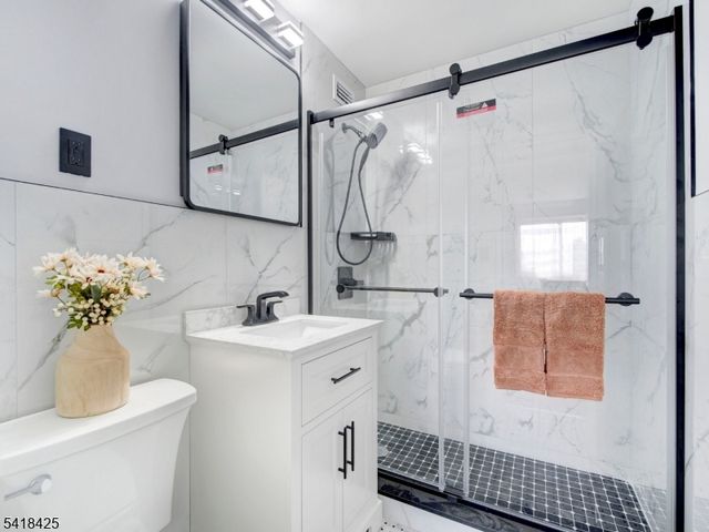 377 S Harrison Street 8I, East Orange City, NJ 07018