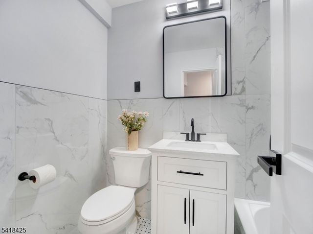 377 S Harrison Street 8I, East Orange City, NJ 07018