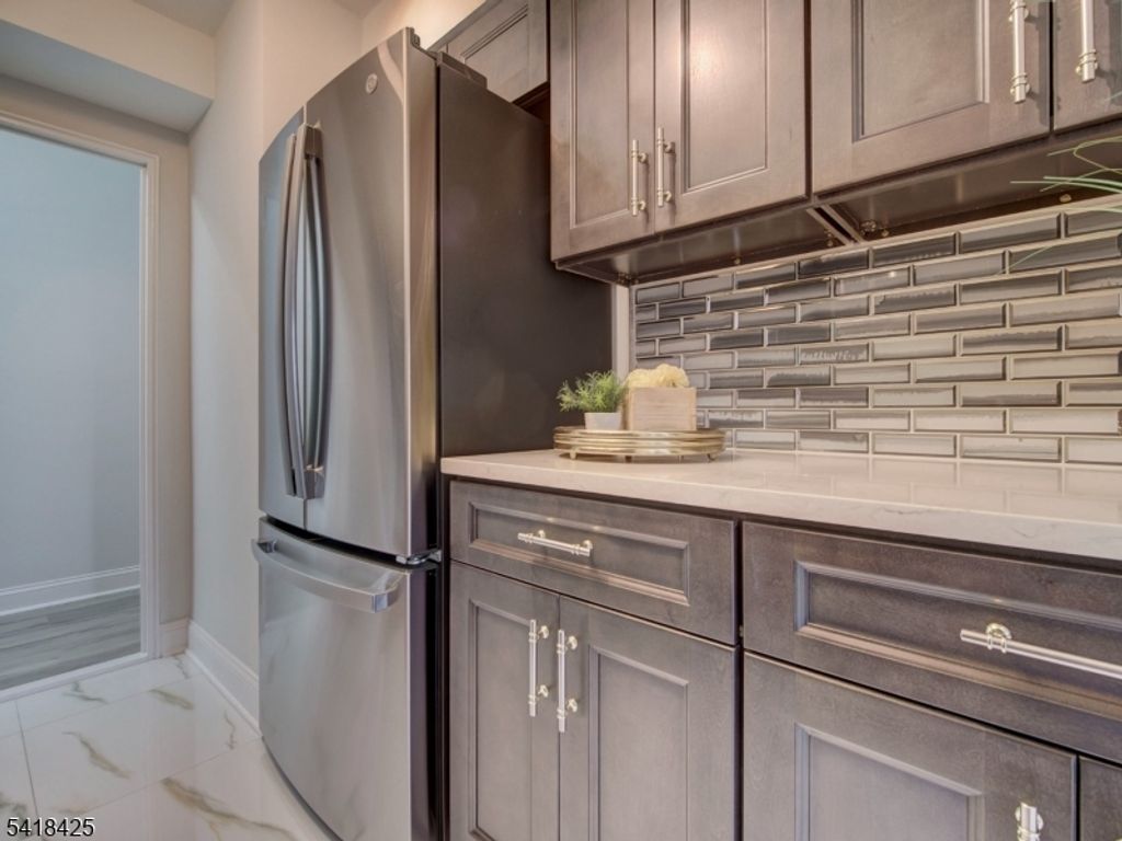 377 S Harrison Street 8I, East Orange City, NJ 07018 — photo 2