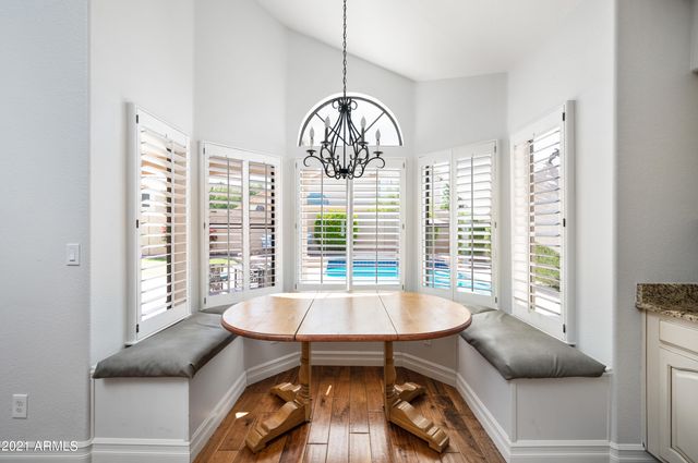 1660 W HONEYSUCKLE Lane, Chandler, AZ 85248