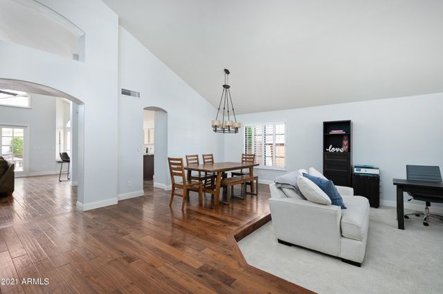 1660 W HONEYSUCKLE Lane, Chandler, AZ 85248