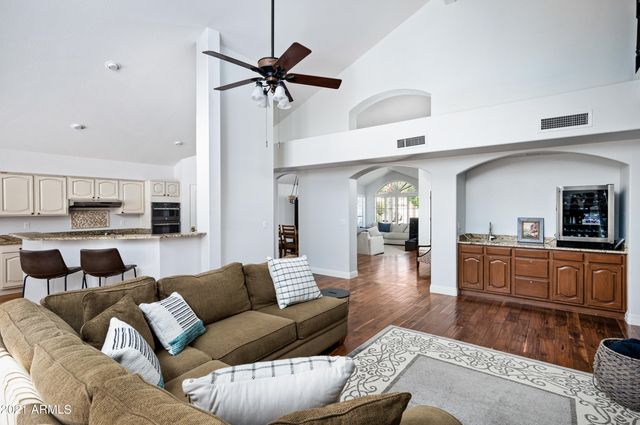1660 W HONEYSUCKLE Lane, Chandler, AZ 85248