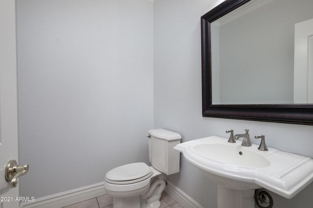 1660 W HONEYSUCKLE Lane, Chandler, AZ 85248