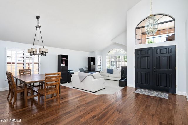 1660 W HONEYSUCKLE Lane, Chandler, AZ 85248