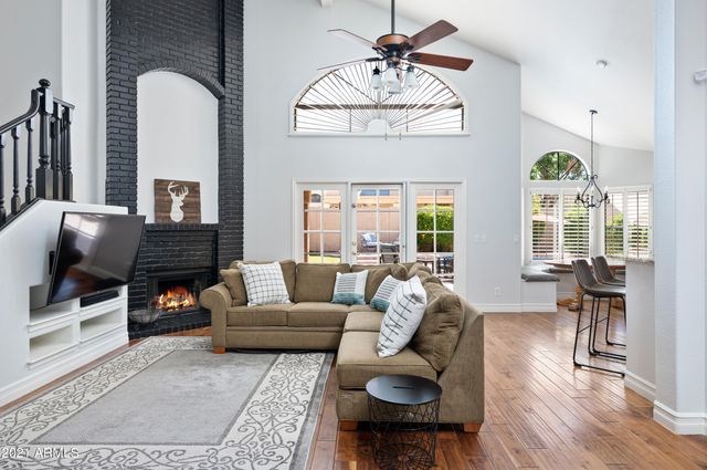 1660 W HONEYSUCKLE Lane, Chandler, AZ 85248