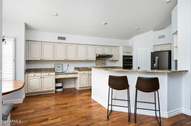 1660 W HONEYSUCKLE Lane, Chandler, AZ 85248