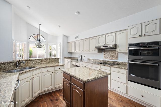 1660 W HONEYSUCKLE Lane, Chandler, AZ 85248