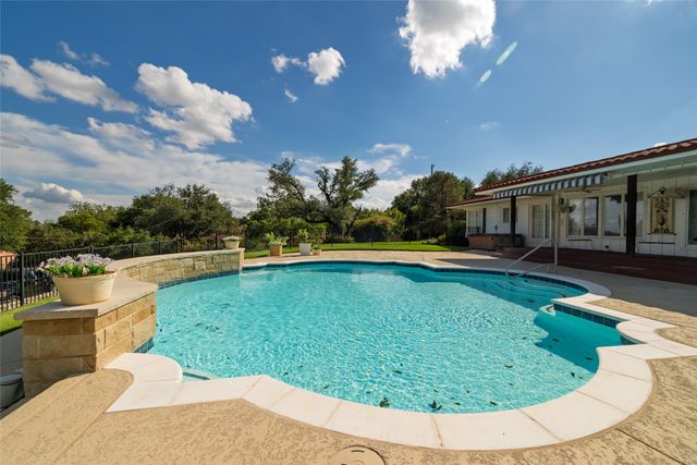 616 W Baylor Street, Weatherford, TX 76086