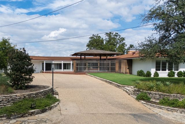 616 W Baylor Street, Weatherford, TX 76086