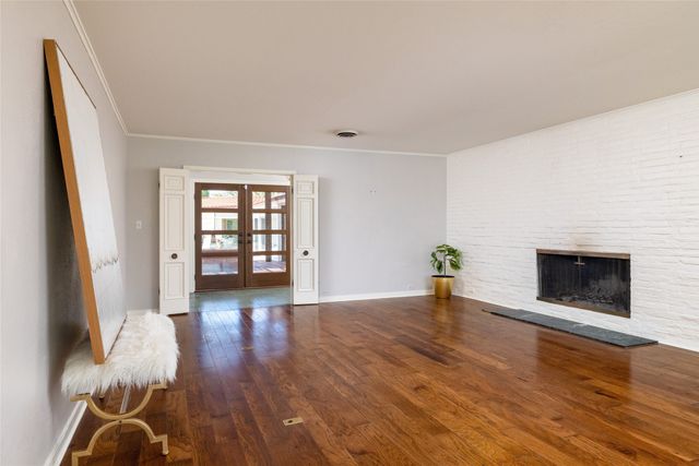 616 W Baylor Street, Weatherford, TX 76086