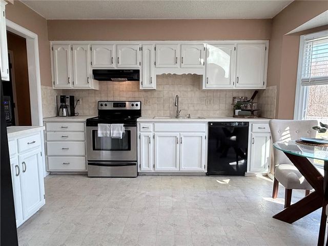 4412 SW 8th Street Terrace, Blue Springs, MO 64015