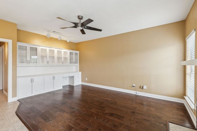 9434 Abbey Road, Irving, TX 75063