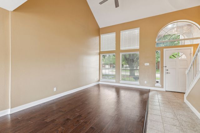 9434 Abbey Road, Irving, TX 75063