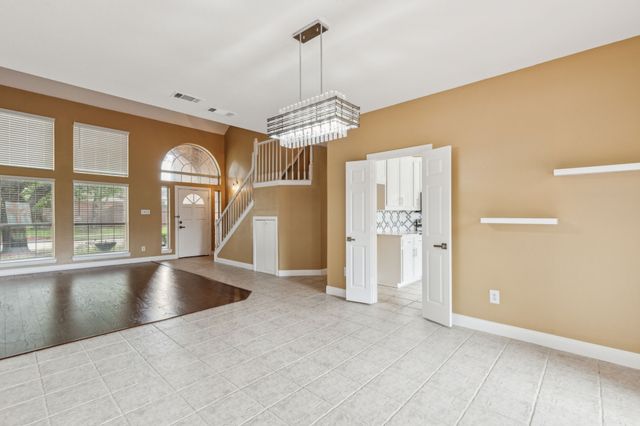 9434 Abbey Road, Irving, TX 75063