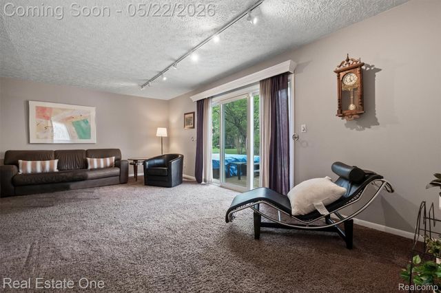 489 Evaline Drive, Troy, MI 48085