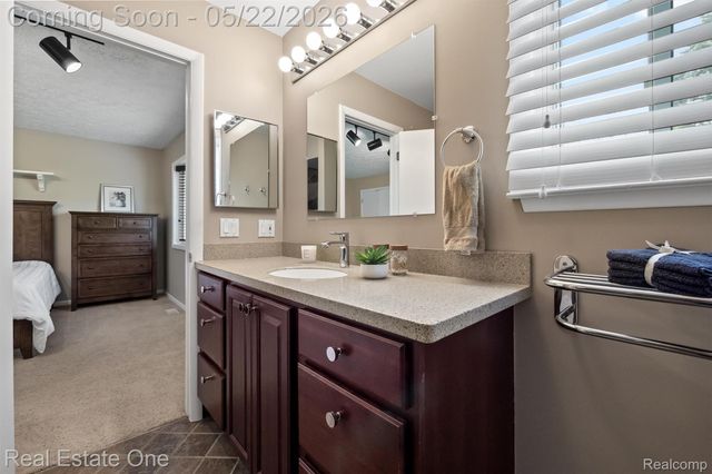489 Evaline Drive, Troy, MI 48085