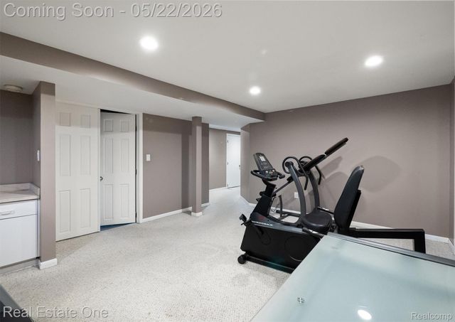489 Evaline Drive, Troy, MI 48085