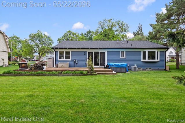 489 Evaline Drive, Troy, MI 48085