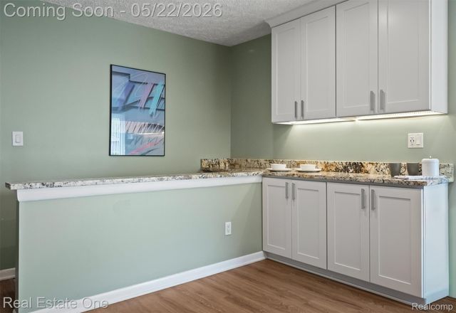 489 Evaline Drive, Troy, MI 48085