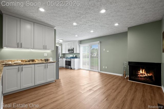 489 Evaline Drive, Troy, MI 48085