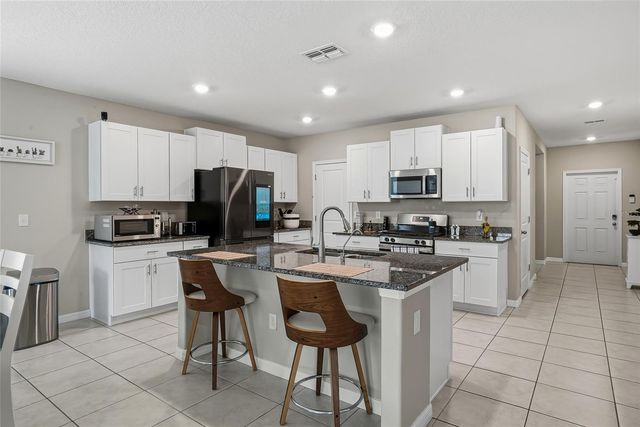 5431 AMARYLLIS GARDEN STREET, Ruskin, FL 33570