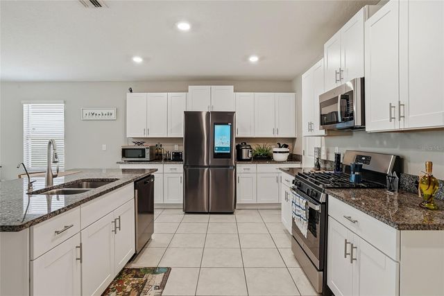 5431 AMARYLLIS GARDEN STREET, Ruskin, FL 33570